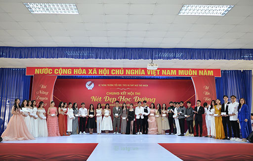 Một số hình ảnh trao giải trong Hội thi Nét đẹp học đường - Lần 7 năm 2023