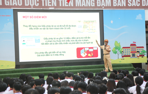 Trường Ngô Thời Nhiệm tổ chức Chuyên đề Tuyên truyền luật ATGT đường bộ