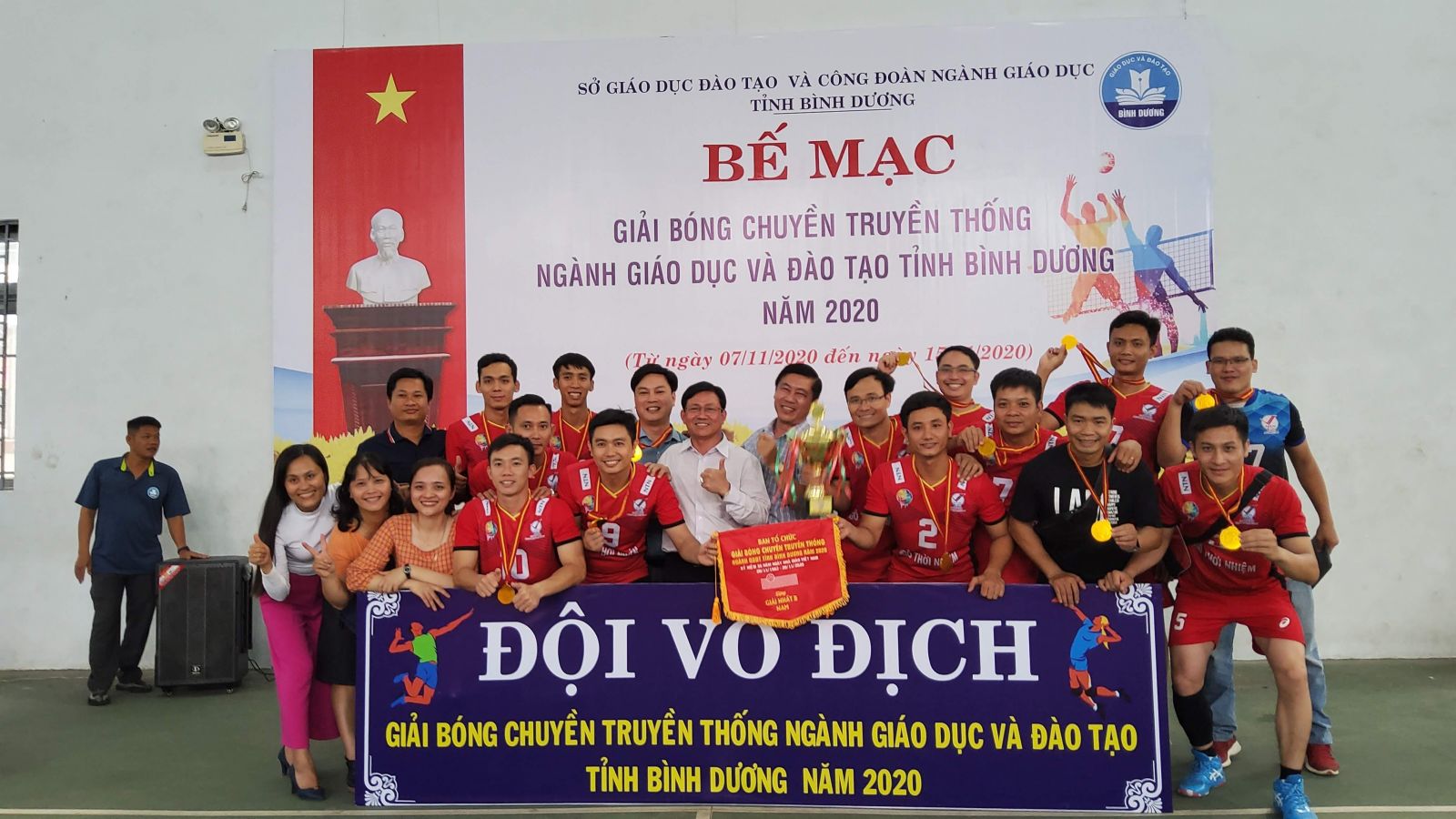 Trường Ngô Thời Nhiệm Bình Dương Vô địch bóng chuyền Nam năm 2020