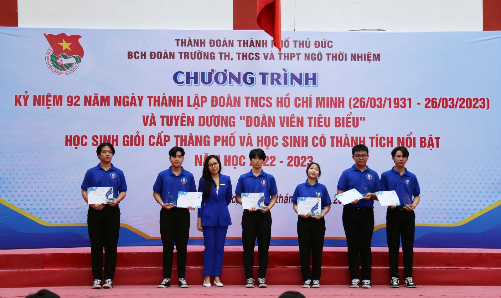 Lễ kỷ niệm 92 năm thành lập Đoàn TNCS Hồ Chí Minh và tuyên dương GV - HS đạt thành tích cao