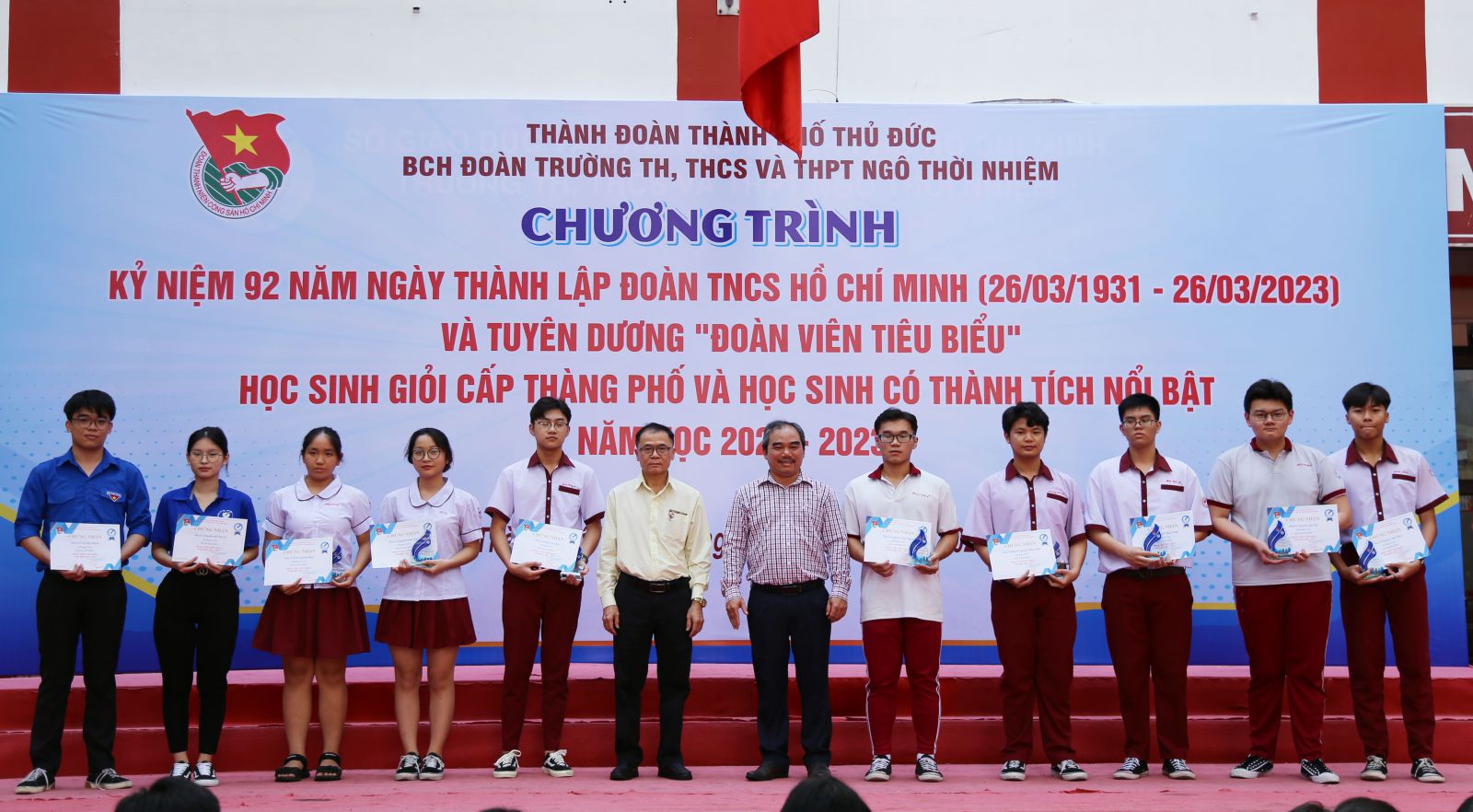 Lễ kỷ niệm 92 năm thành lập Đoàn TNCS Hồ Chí Minh và tuyên dương GV - HS đạt thành tích cao