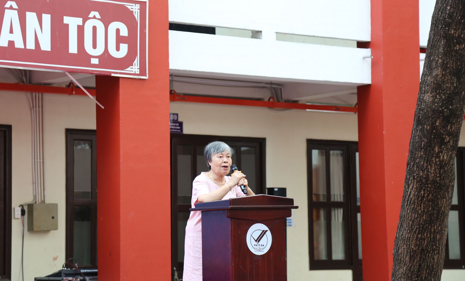 Lễ kỷ niệm 92 năm thành lập Đoàn TNCS Hồ Chí Minh và tuyên dương GV - HS đạt thành tích cao