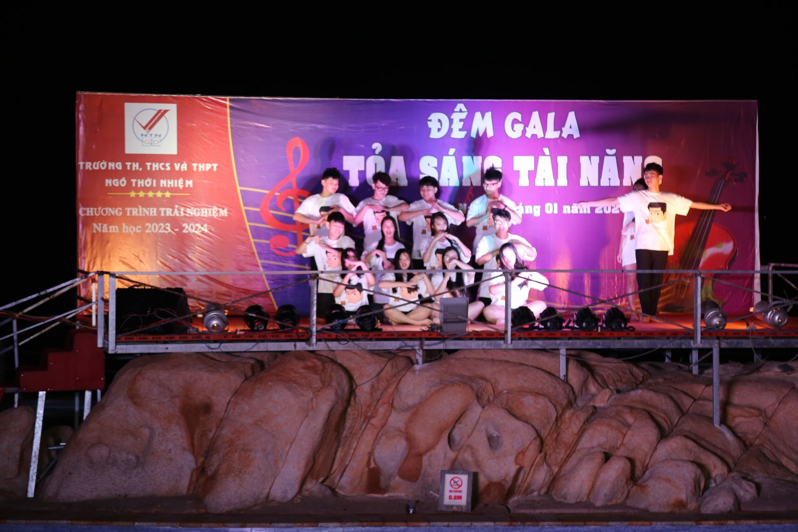 Đêm Gala Tỏa sáng tài năng của trường Ngô Thời Nhiệm