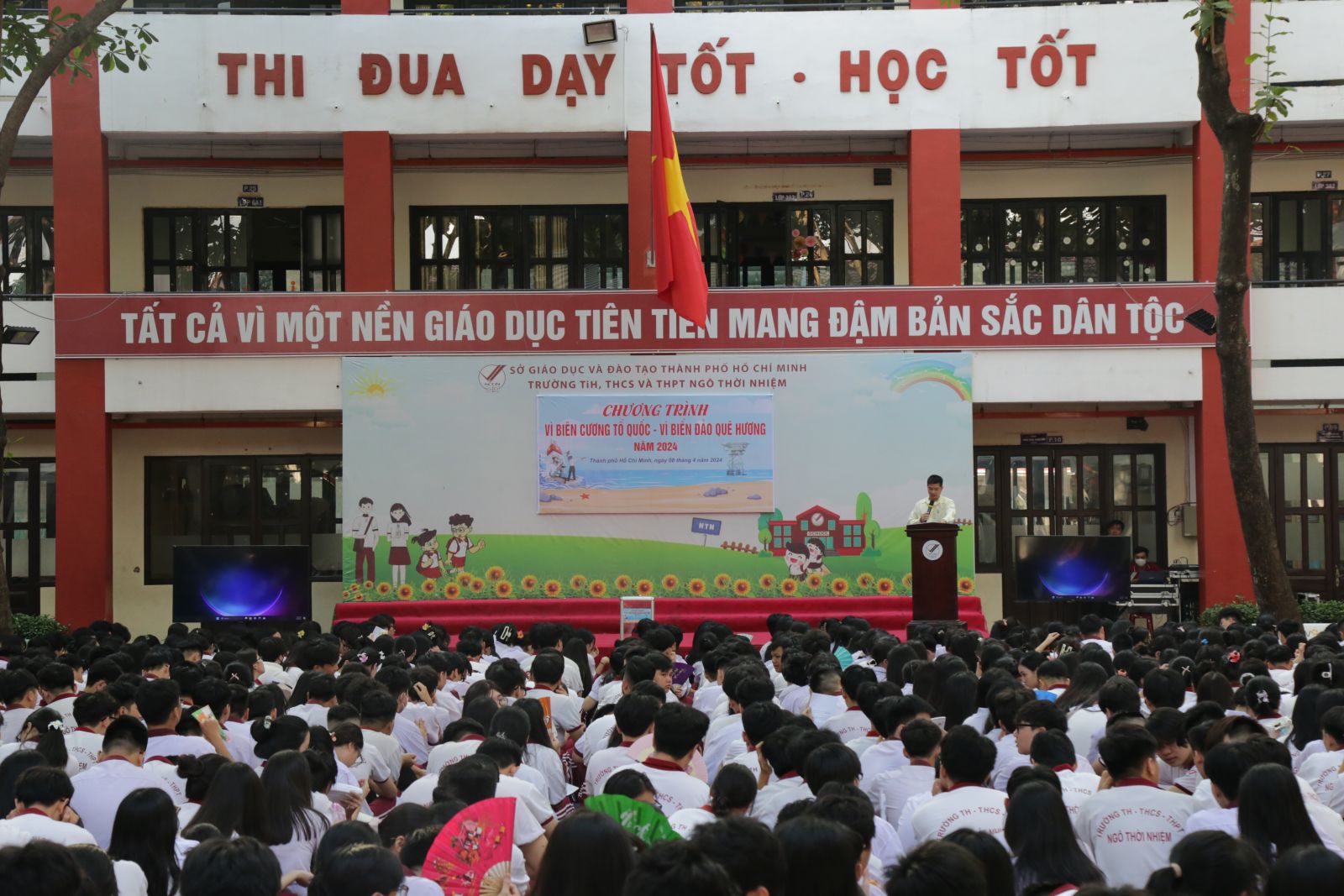 Chuyên đề giúp học sinh bồi đắp thêm tình yêu quê hương đất nước, chủ quyền biên giới, biển đảo Việt Nam.