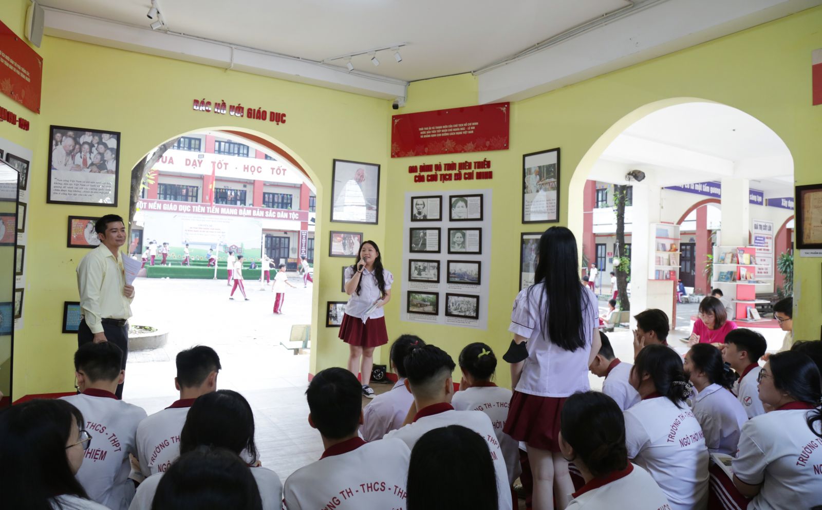 Học sinh vấn đáp - Ảnh: Diep Nguyen Pro