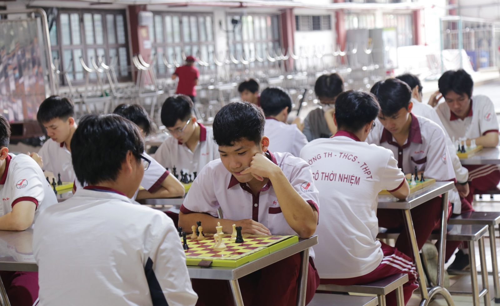 Học sinh tham gia vòng sơ khảo cờ Vua chào mừng ngày nhà giáo Việt Nam - Ảnh: Diep Nguyen Pro