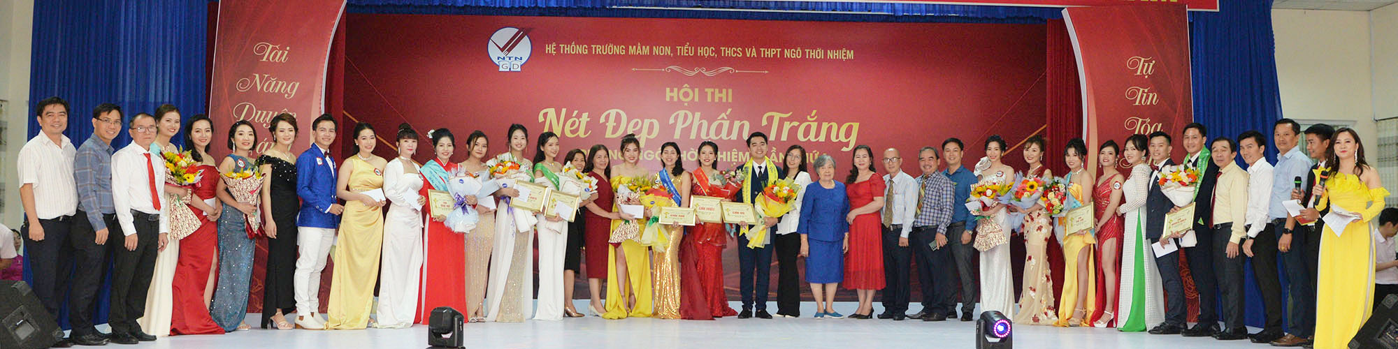 Nét đẹp phấn trắng