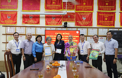 Công đoàn ngành Giáo dục TP.HCM thăm, chúc Tết trường Ngô Thời Nhiệm