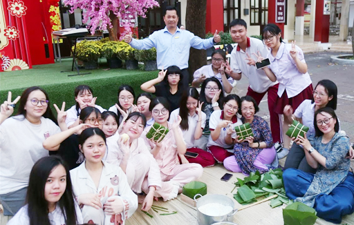 Hồn Việt đong đầy trong Hội Xuân học đường của trường Ngô Thời Nhiệm