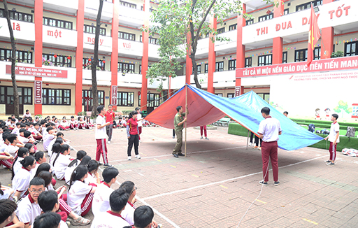 Tập huấn kỹ năng cắm trại cho học sinh