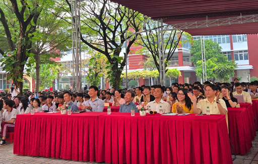 Trường phổ thông tư thục TPHCM: Có nên cho con học nội trú theo xu hướng phù hợp theo hành trình 6-10 năm?