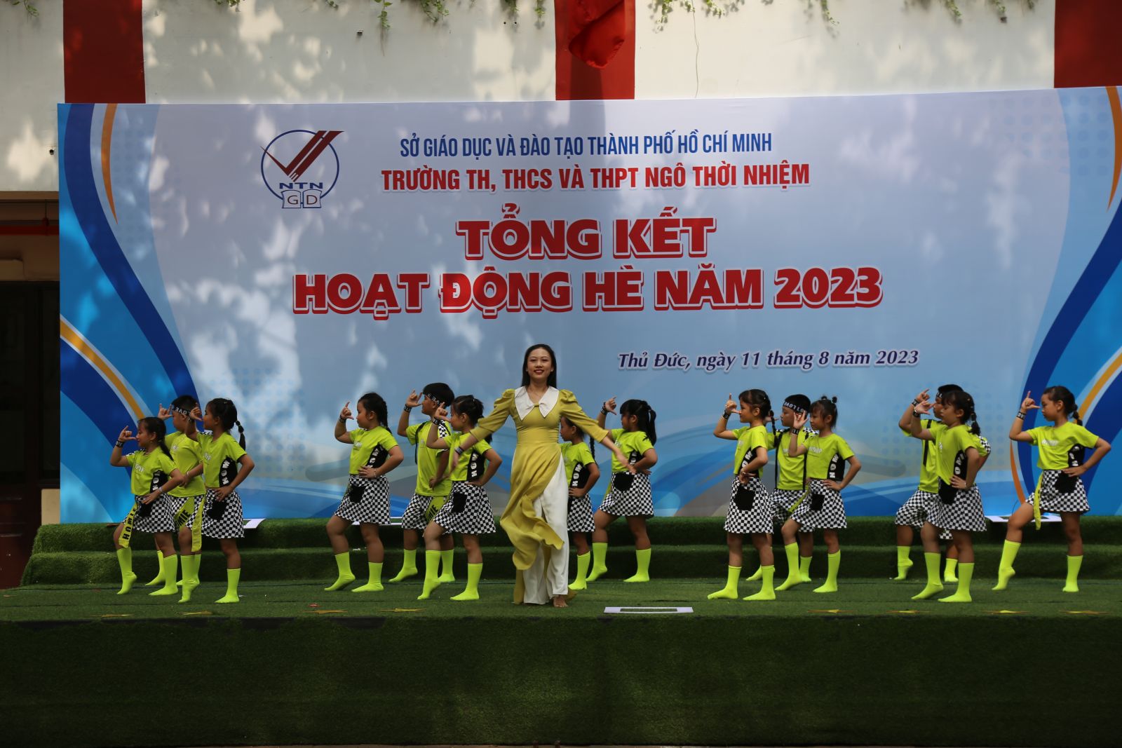 Tiếc mục nhảy Flashmop đạt giải nhất của khối tiểu học