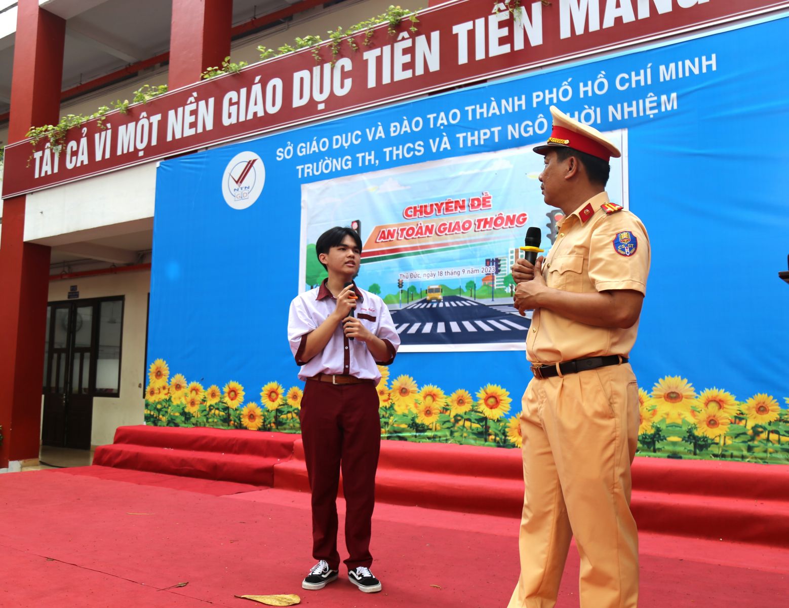 Buổi tuyên truyền giúp học sinh hiểu rõ hơn về an toàn giao thông