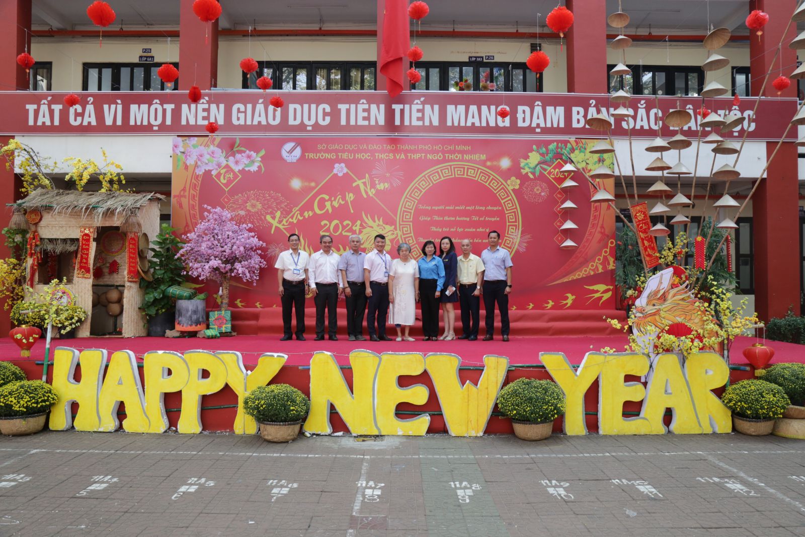 Công đoàn ngành Giáo dục TP.HCM thăm, chúc Tết trường Ngô Thời Nhiệm