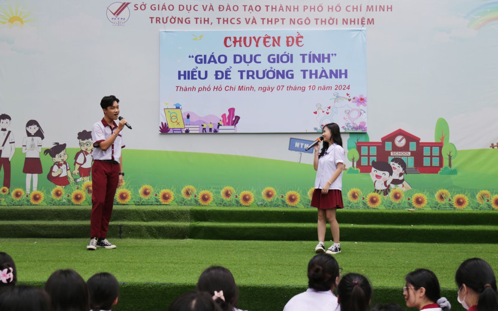 Tiết mục văn nghệ mở màng - Ảnh: Diep Nguyen Pro