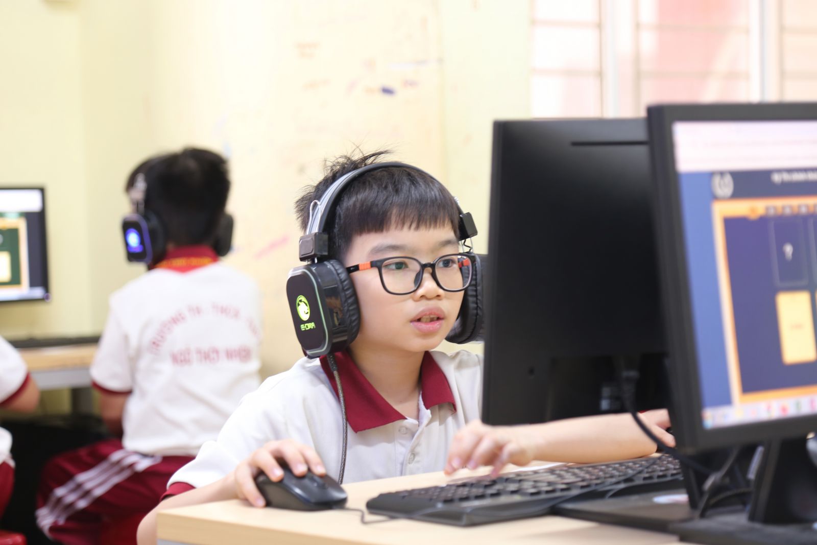 Giây phút căng thẳng khi làm bài thi - Ảnh: Diep Nguyen Pro