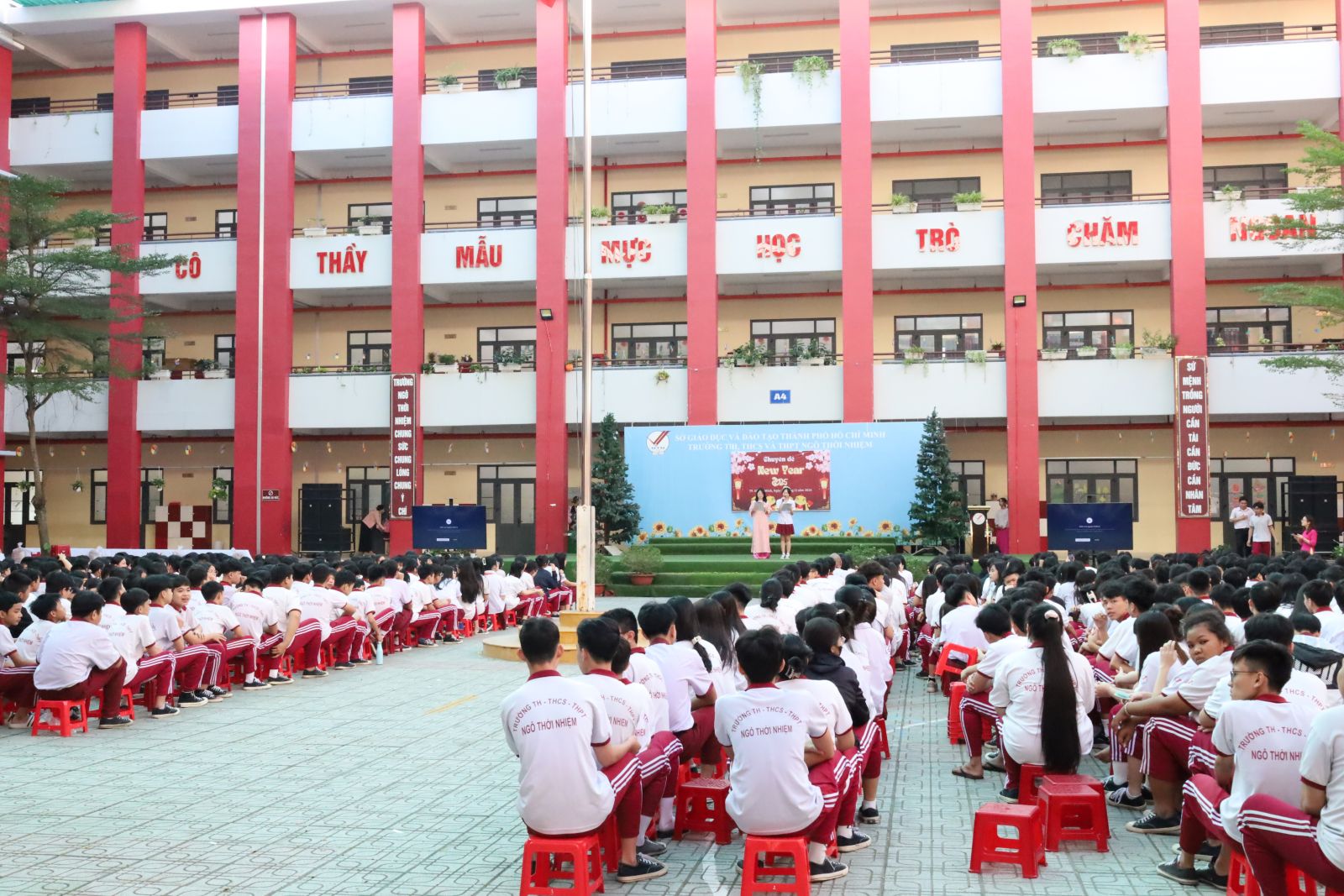 Học sinh tham gia chuyên đề Tiếng Anh “New year 2025”