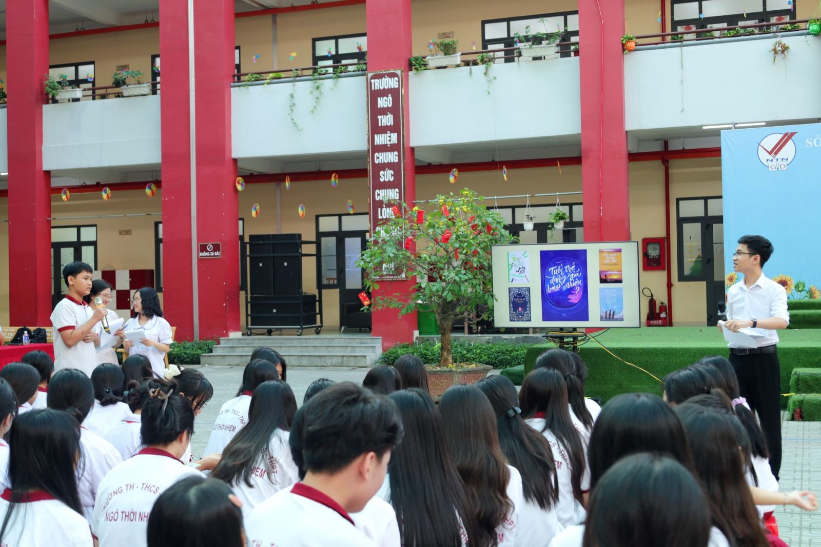 HS chia sẻ về những cuốn sách hay cho tuổi trẻ trong diễn đàn